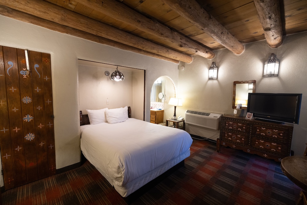 Superior Room, 1 Queen Bed (Historic Sagebrush Room) - Photo 4