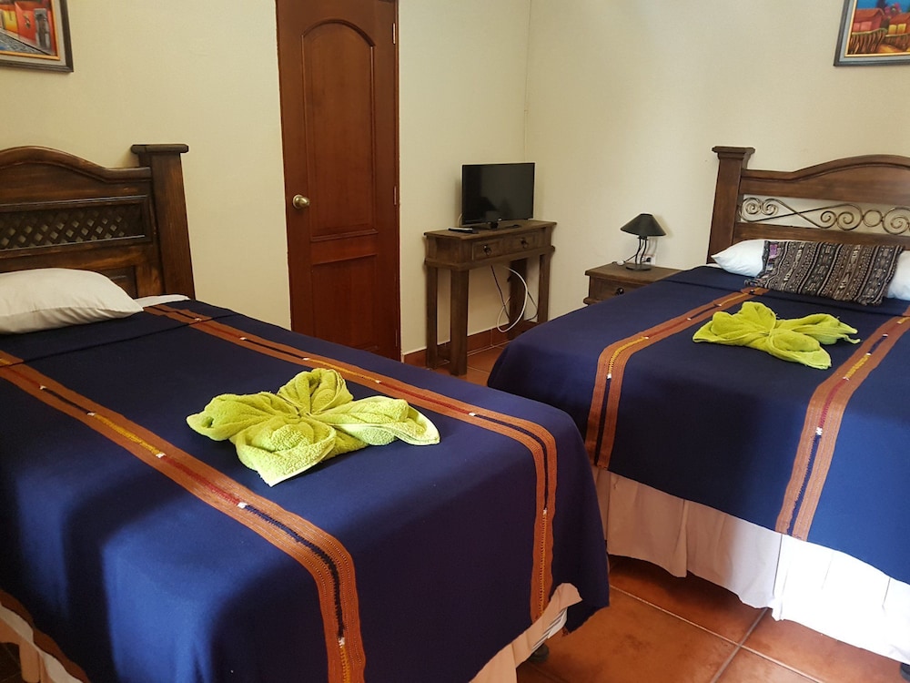 Classic Double Room, Multiple Beds, Non Smoking photo 2