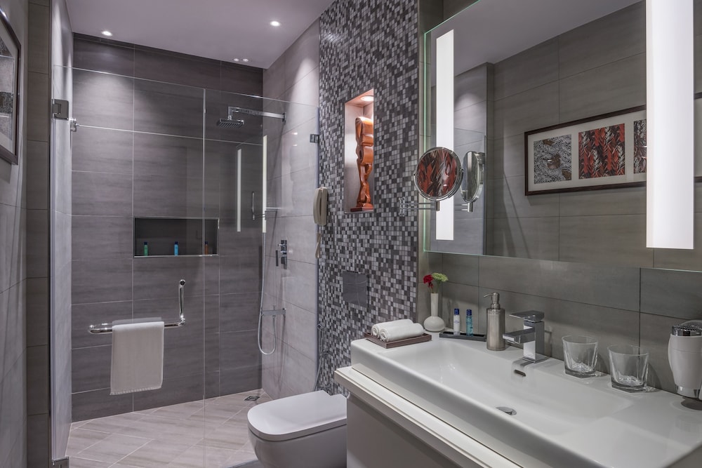 Executive Suite, 2 Twin Beds, Kitchenette - Photo 5