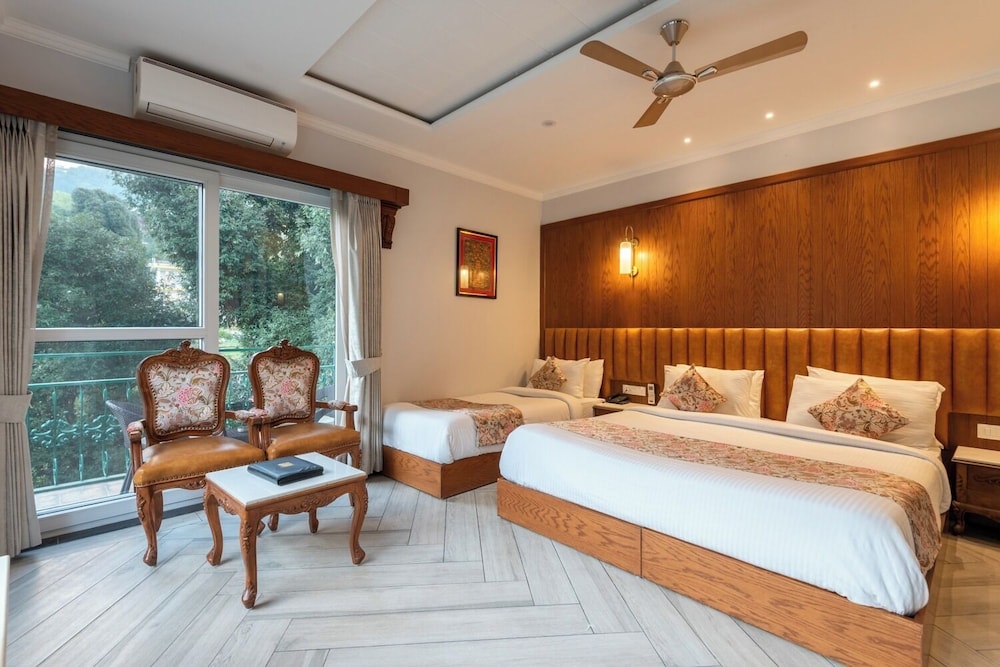Luxury Triple Room, Balcony, Mountain View
