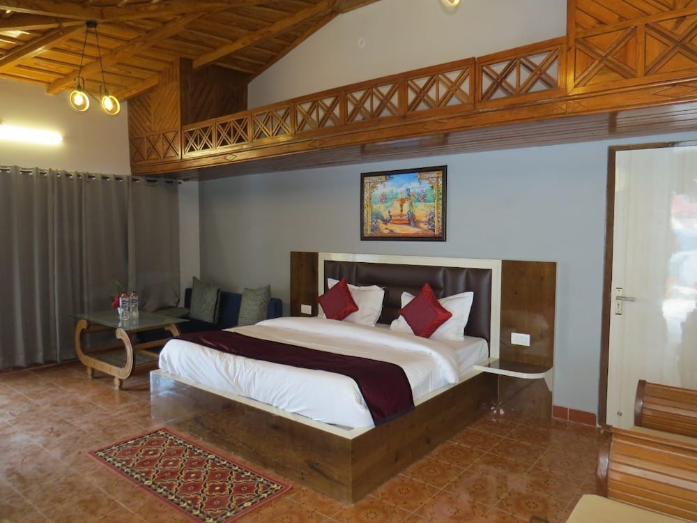 Family Quadruple Room, City View photo 3