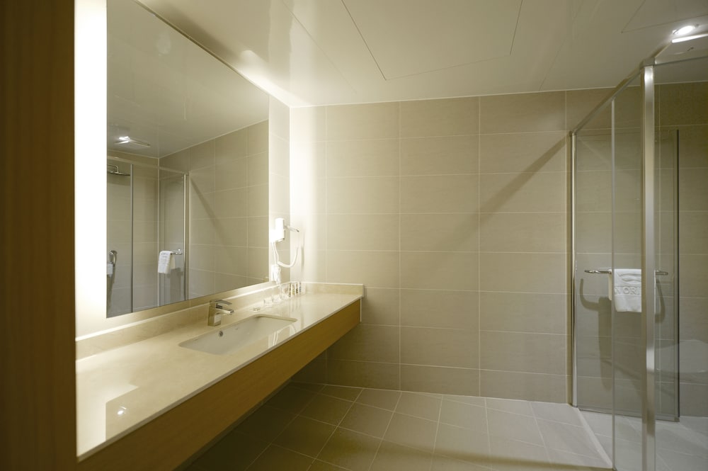 Deluxe Twin Room photo 3