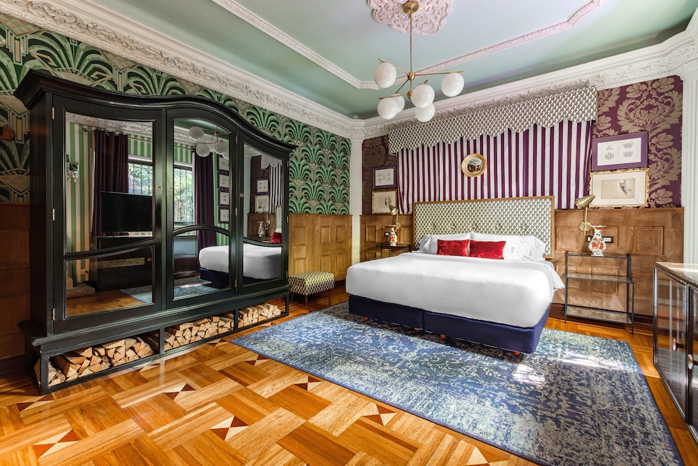 Presidential Room