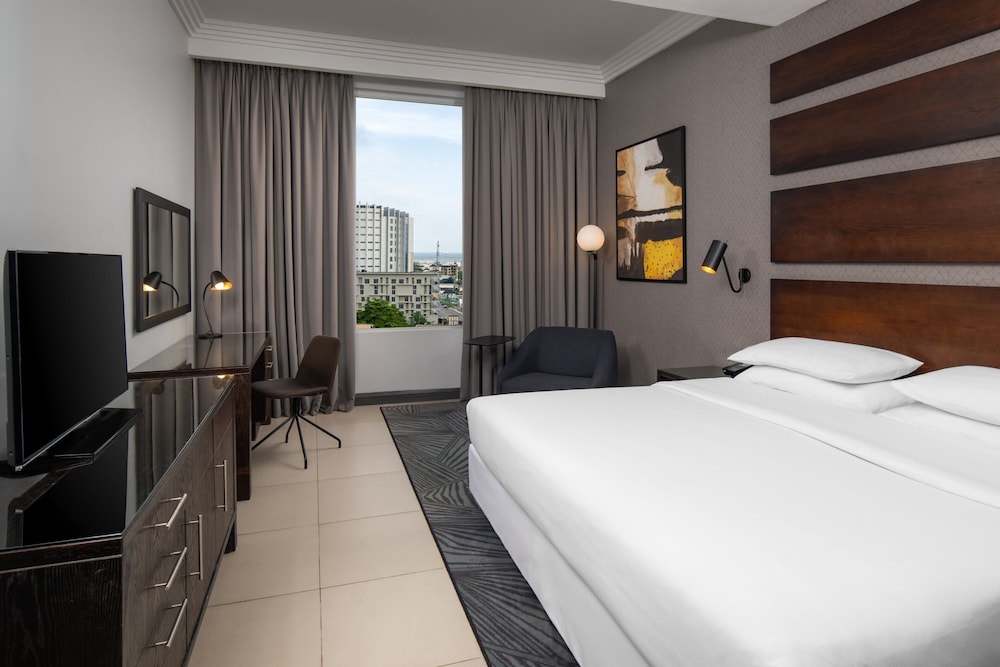 Deluxe Room, 1 King Bed, City View - Photo 2