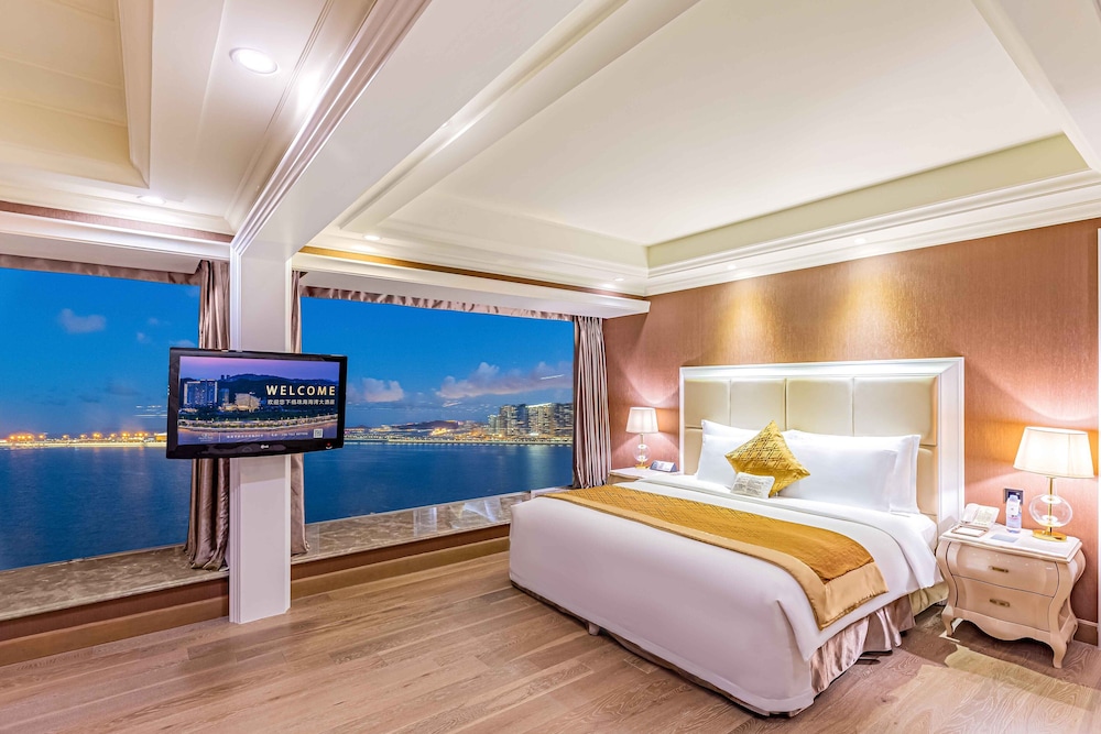 Grand Palace Deluxe Sea View Room With King Size Bed photo 2