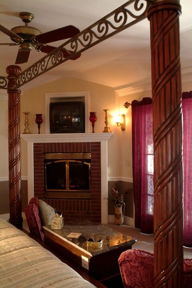 Suite, Balcony, Lake View photo 1