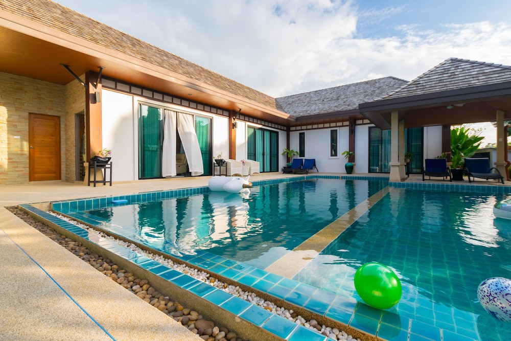 5 Bedroom Pool Villa photo 1