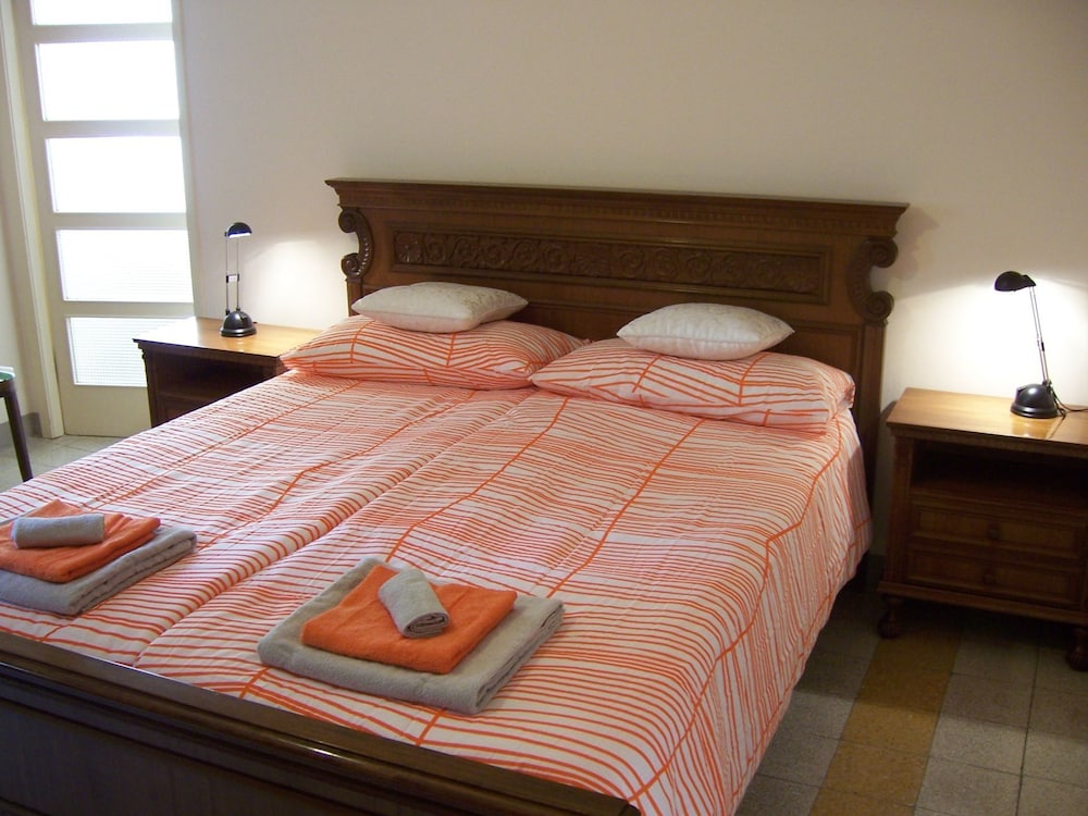 Economy Triple Room, Shared Bathroom photo 1