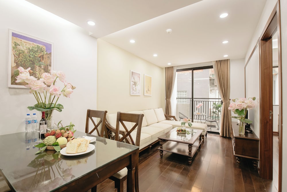 Family Apartment, Balcony, Courtyard View
