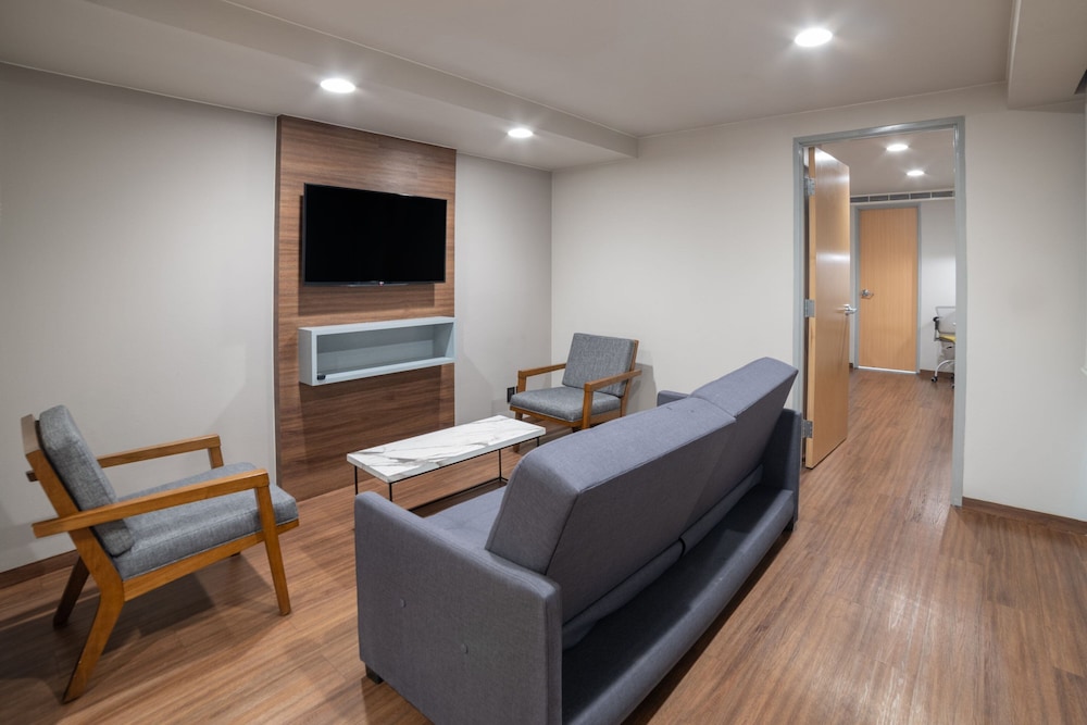 Suite, 1 King Bed with Sofa bed (Balcony)