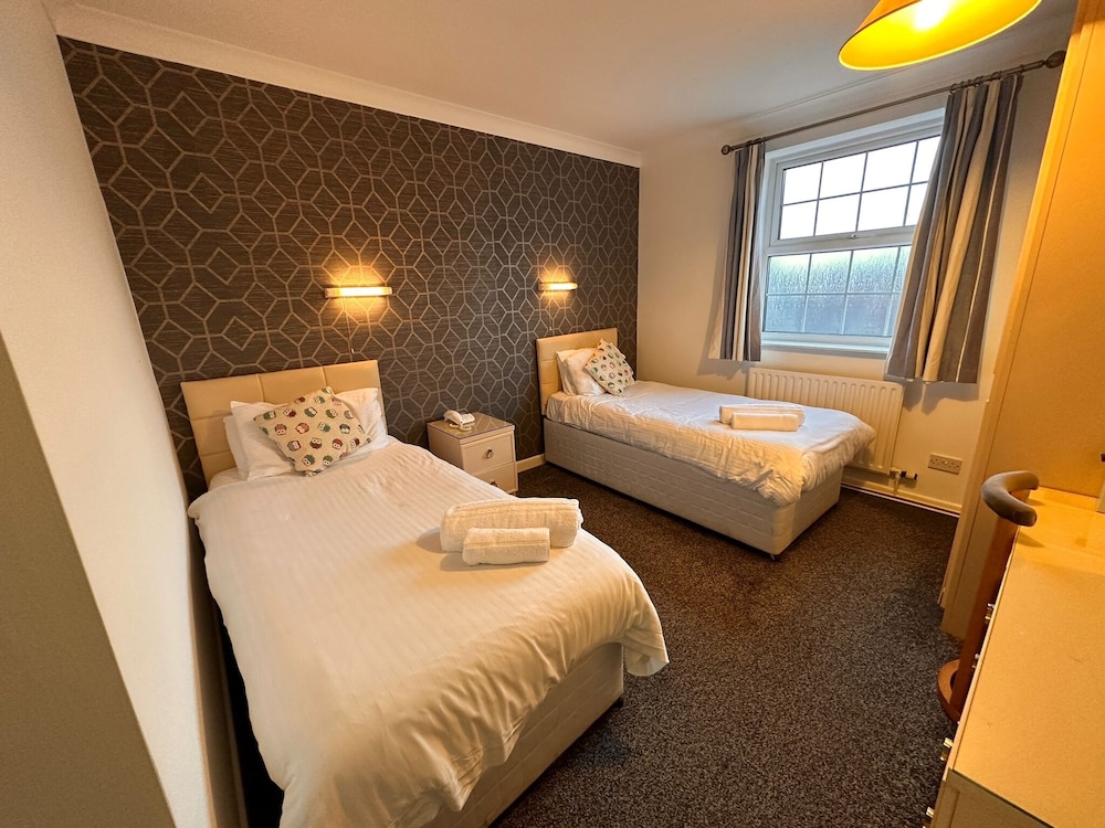 Classic Twin Room, 2 Twin Beds - Photo 5