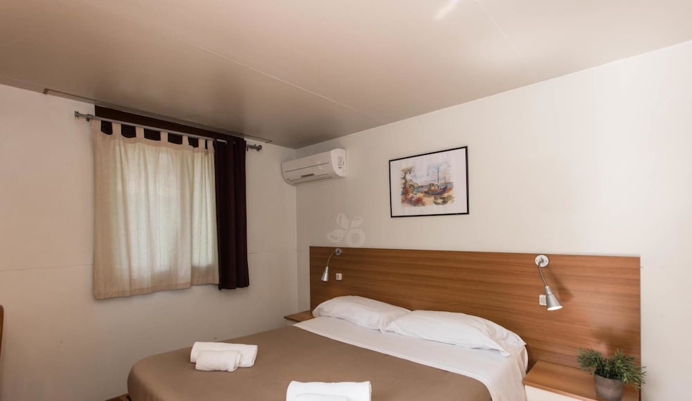 Standard Bungalow, 1 Bedroom - Photo 3