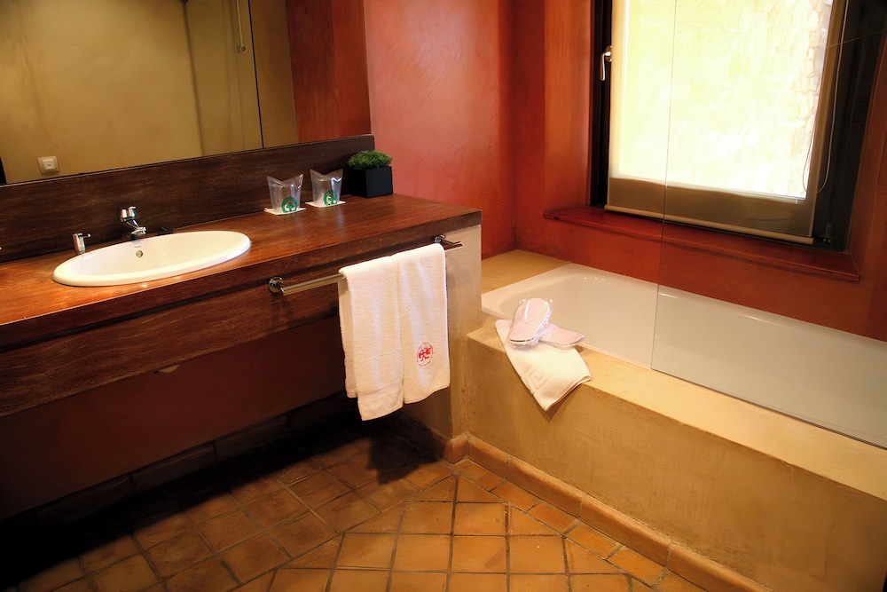 Junior Studio Suite - Photo 13