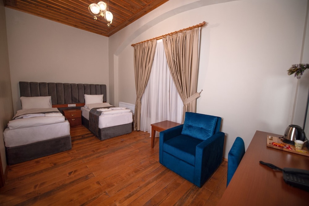 Standard Twin Room, 2 Twin Beds - Photo 8