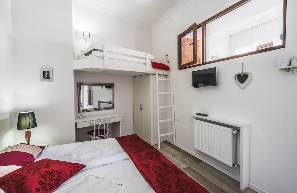 Signature Apartment, 1 Bedroom, Terrace photo 3