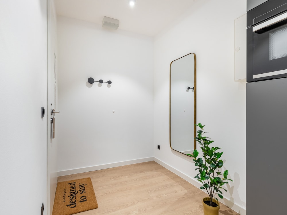 Suite L - Photo 15
