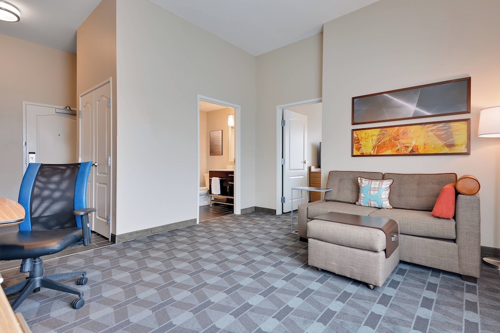 Suite, 1 Bedroom - Photo 2