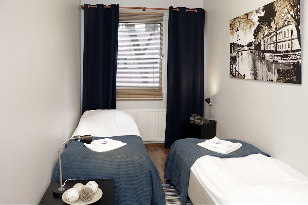 City Twin Room, 2 Twin Beds photo 3