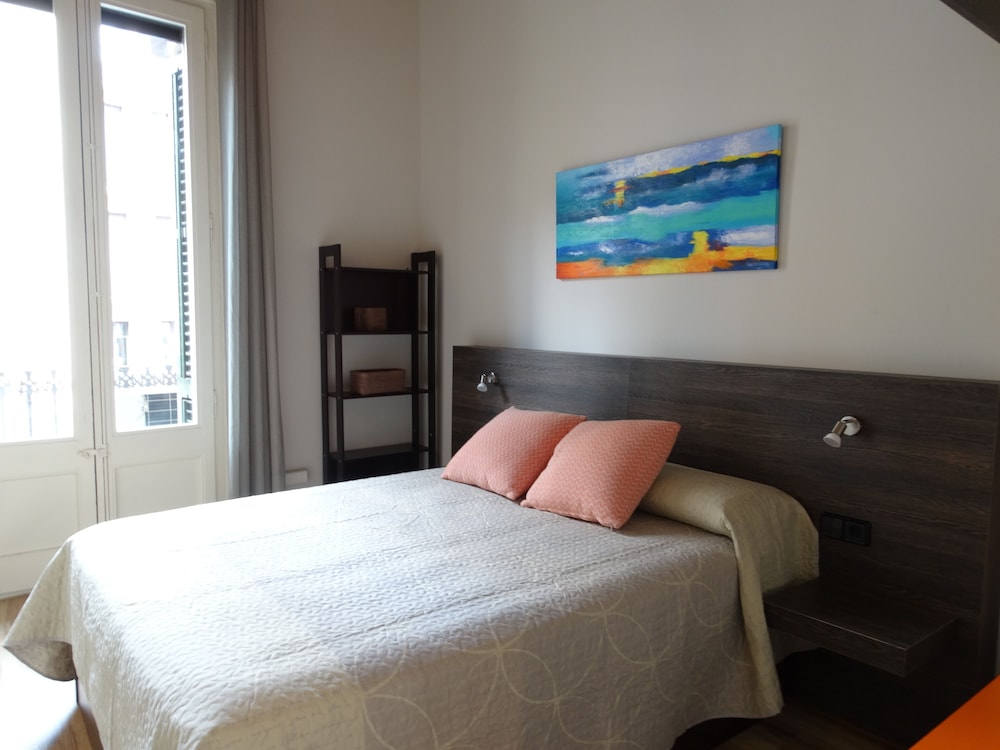 Apartment (Charming)