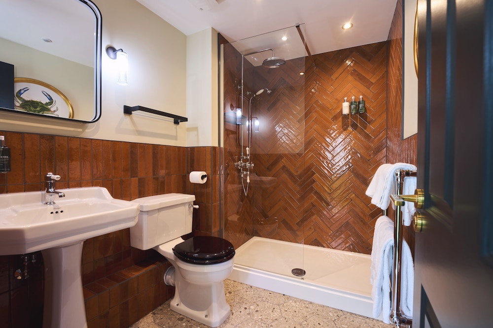 Standard Double Room - Photo 8