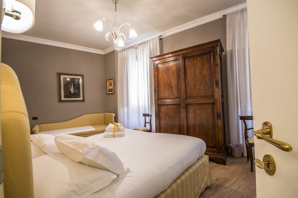 Superior Double or Twin Room photo 2
