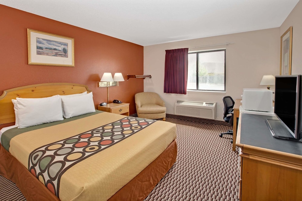 Room, 1 Queen Bed, Accessible, Non Smoking (Mobility) - Photo 1