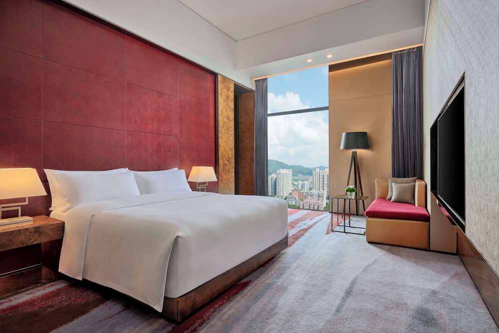 Executive Suite - Photo 3