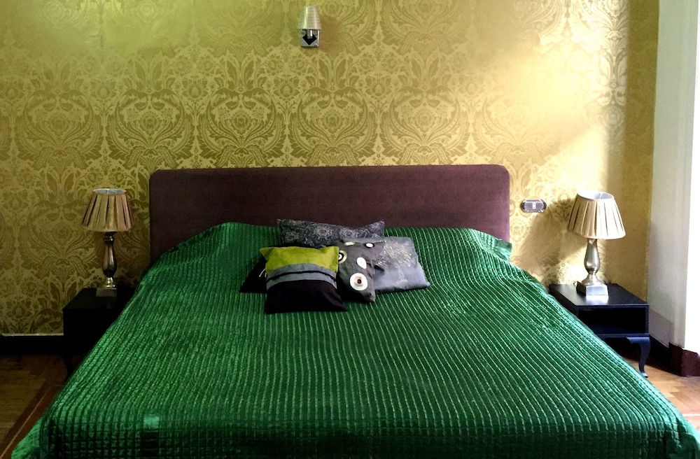 Standard Single Room, 1 Queen Bed
