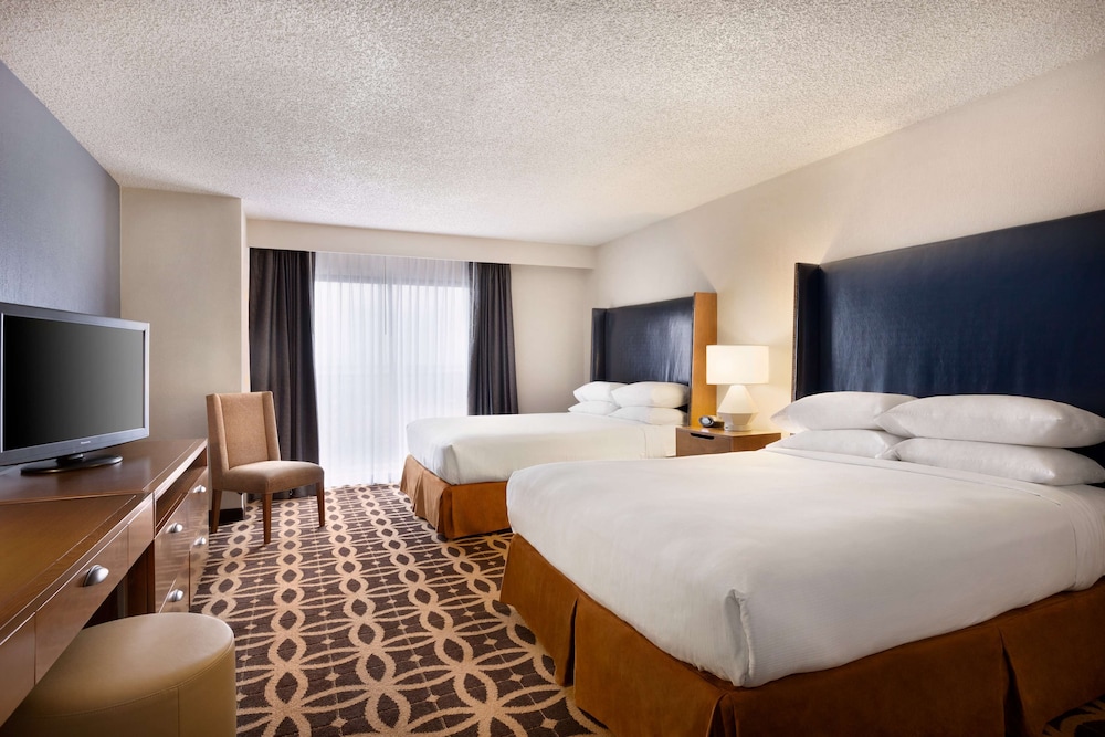 Suite, 2 Queen Beds, Non Smoking