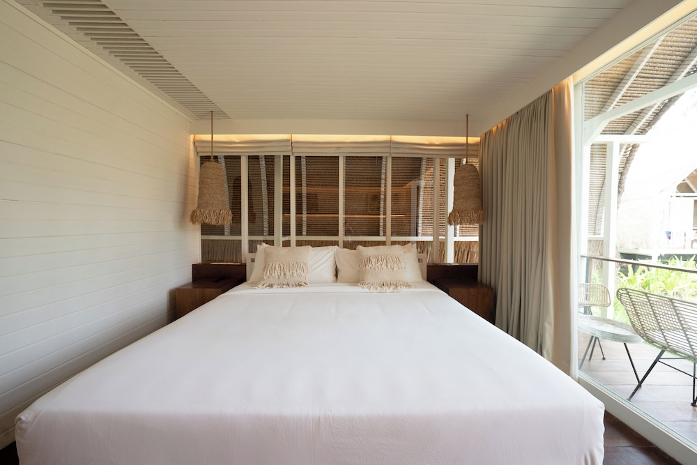 Superior Cottage, Balcony, Garden View (Free Minibar)