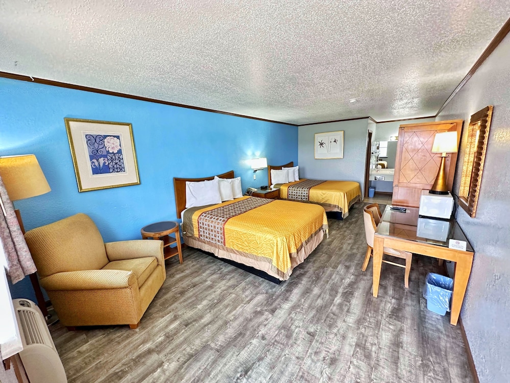 Double Room, 2 Queen Beds, Non Smoking photo 1