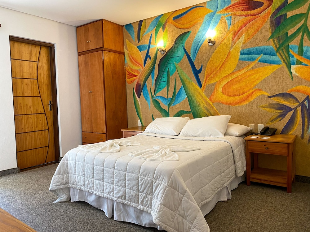 Standard Double Room, 1 Queen Bed, Lagoon View photo 3