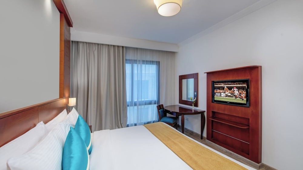 Executive Family Suite - Photo 2