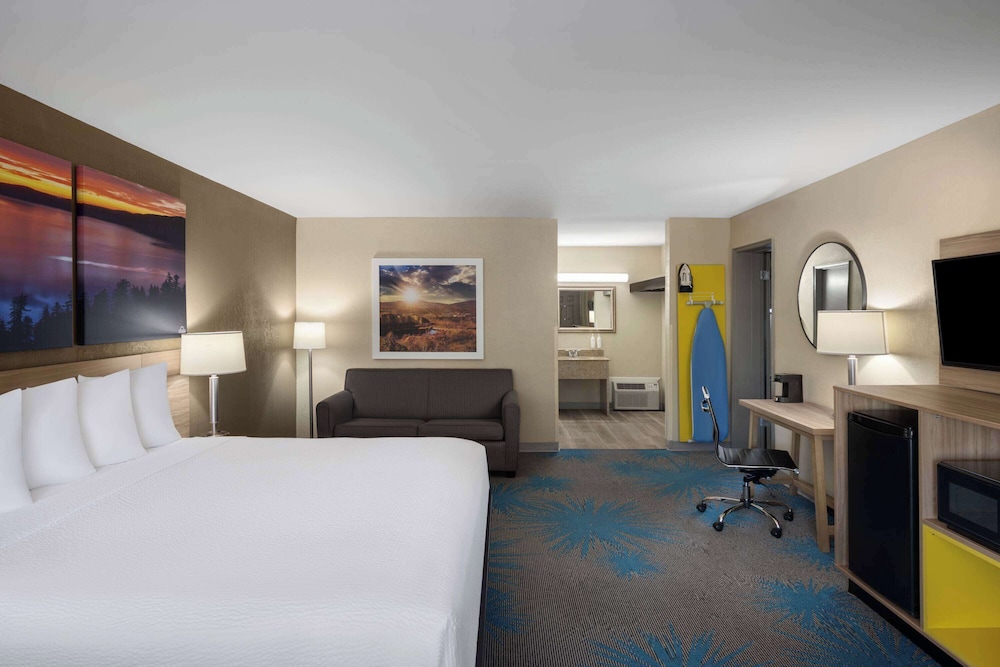 Suite, Multiple Beds, Non Smoking (One Bedroom) - Photo 1