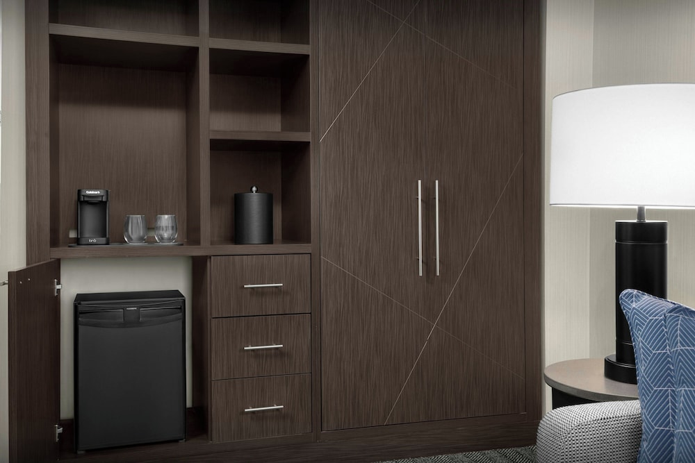 Premium Room, 1 King Bed, City View