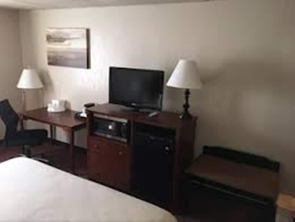 Standard Room, 1 King Bed, Mobility Accessible