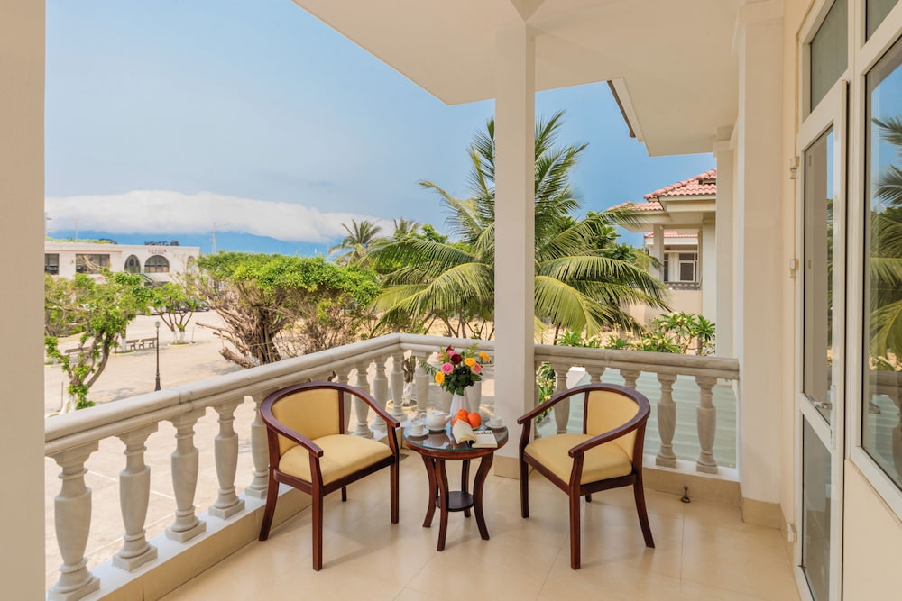 Villa, 4 Bedrooms, Non Smoking, Garden View