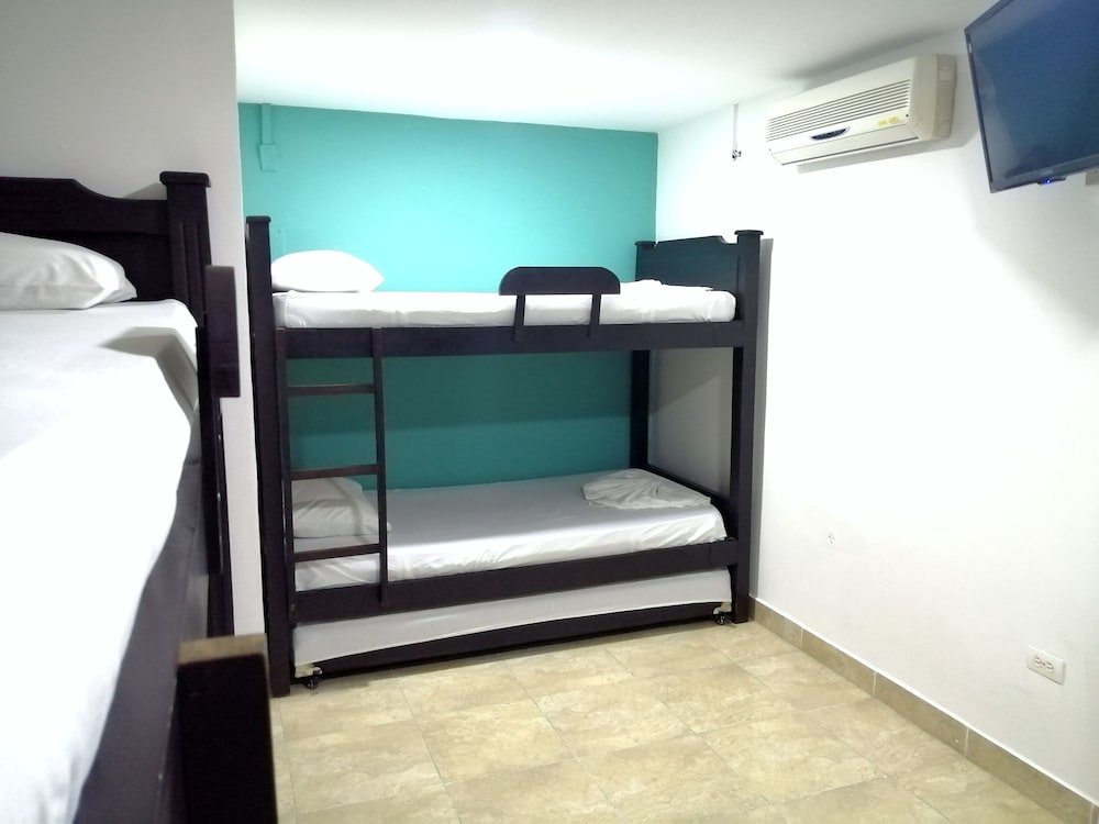 Family Room, Multiple Beds