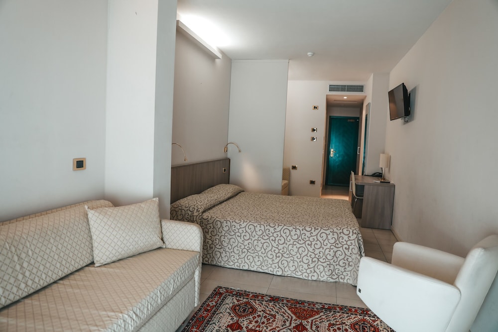 Family Room, Terrace photo 1