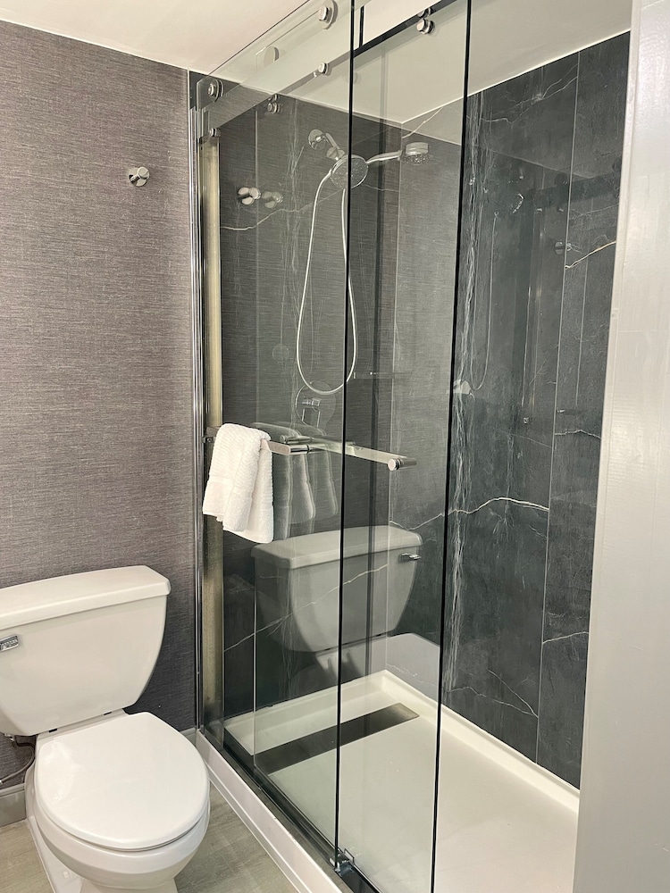 Room, 2 Double Beds (Hearing Accessible) - Photo 1