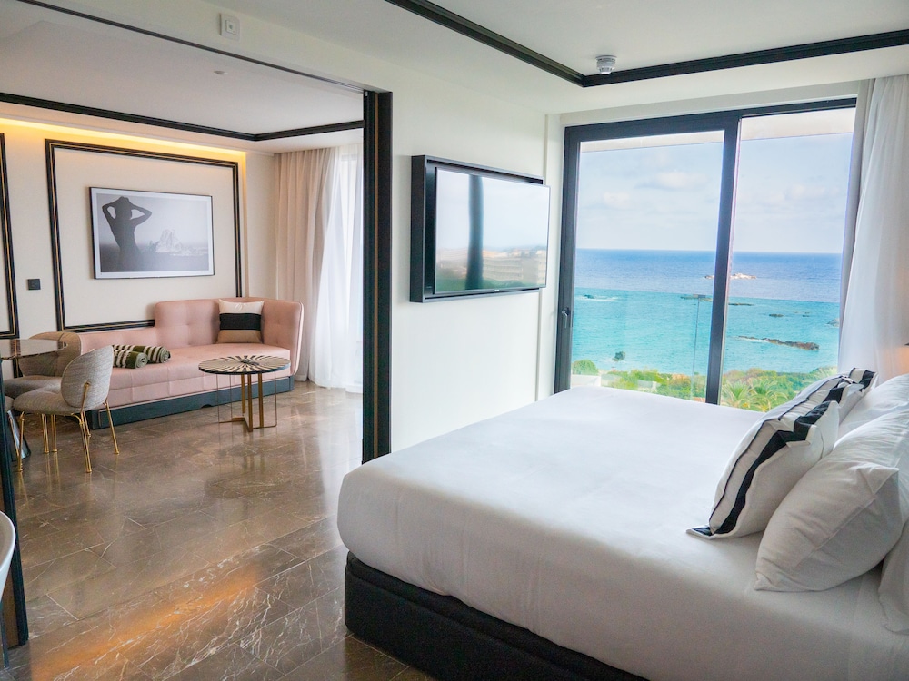 Suite, Sea View - Photo 11