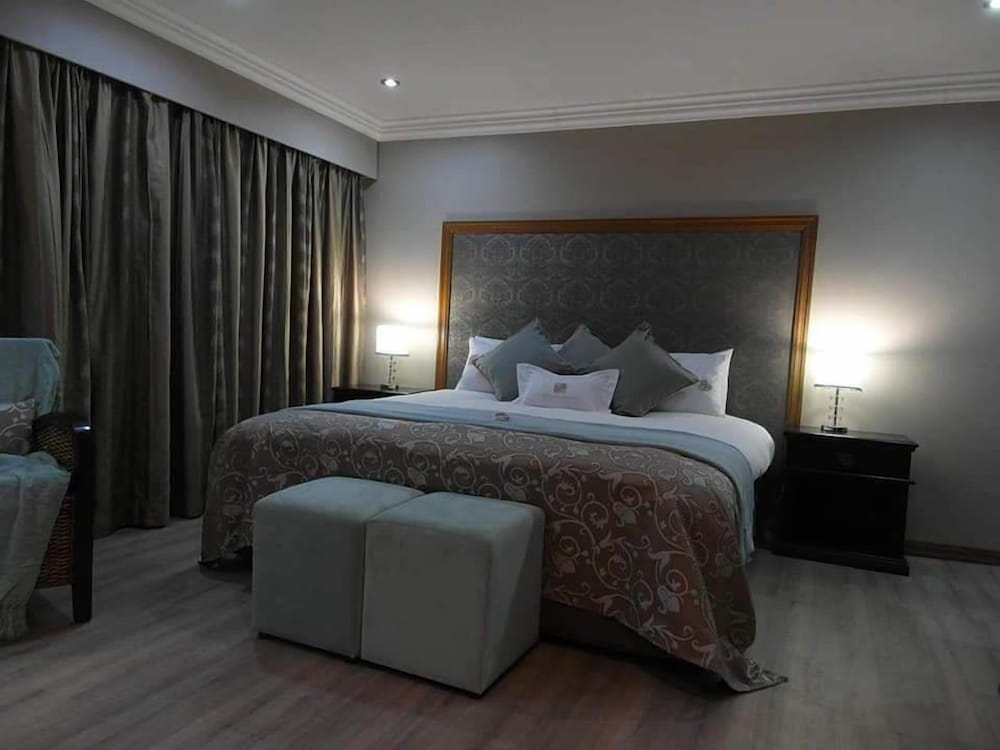 Executive Suite photo 2
