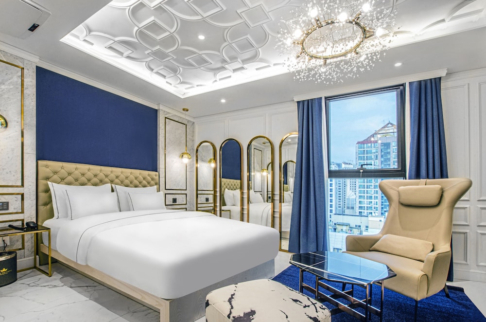 Signature Suite (No Parking) - Photo 3