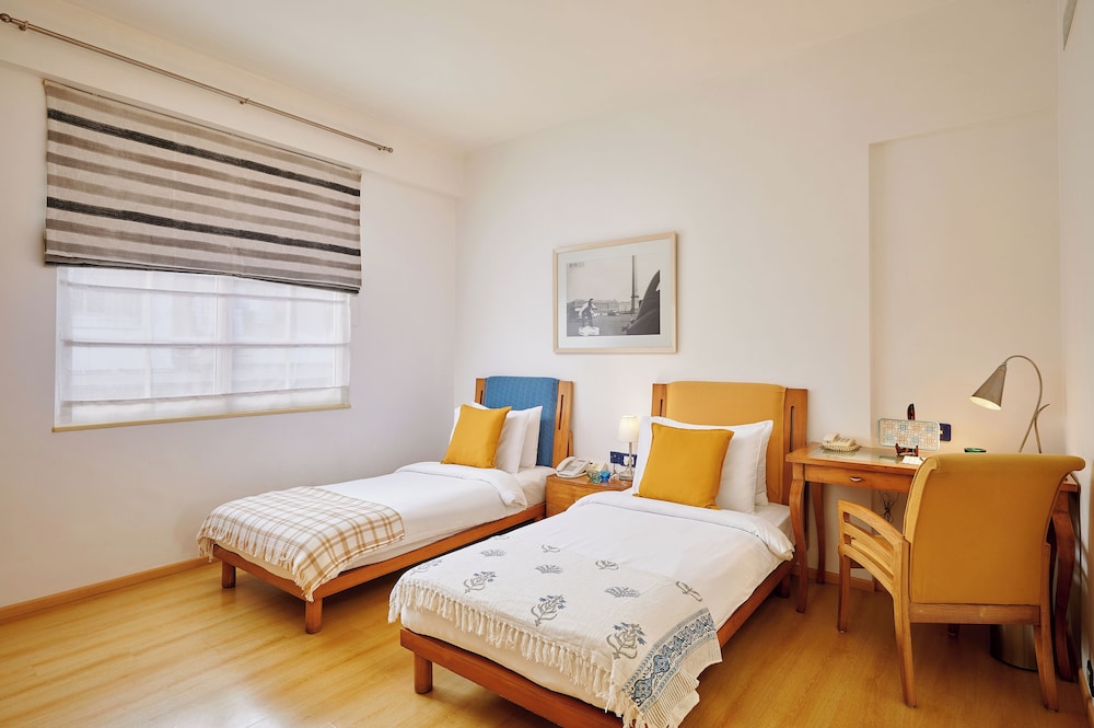 Boutique Room - Photo 6