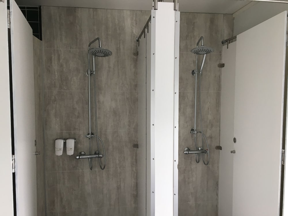 Family Room, Shared Bathroom photo 2