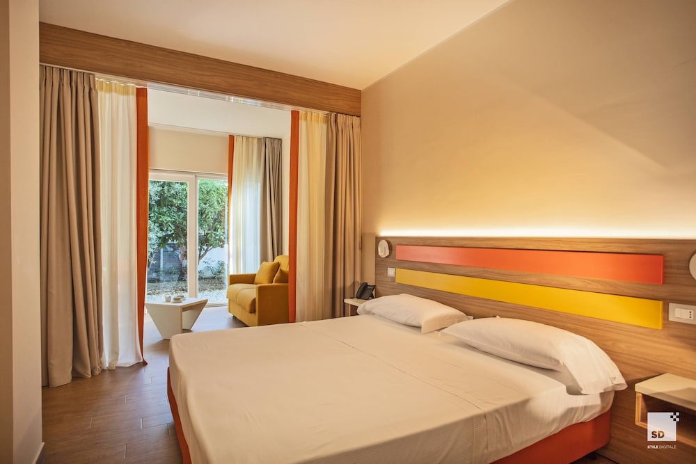 Junior Studio Suite, 1 Double or 2 Twin Beds