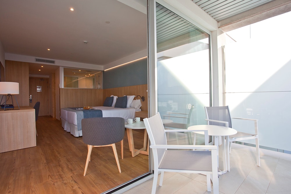 Double Room, Balcony, Pool View photo 2
