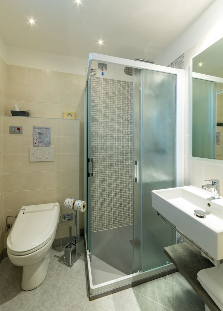 Comfort Room - Photo 7