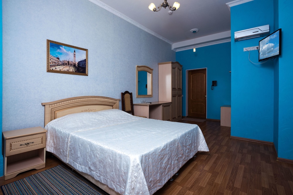 Standard Double Room, City View