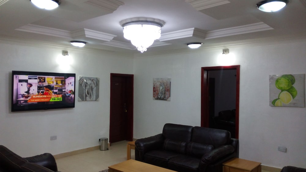 Suite, 3 Bedrooms, Kitchenette, Garden View (Ambassadorial) photo 3